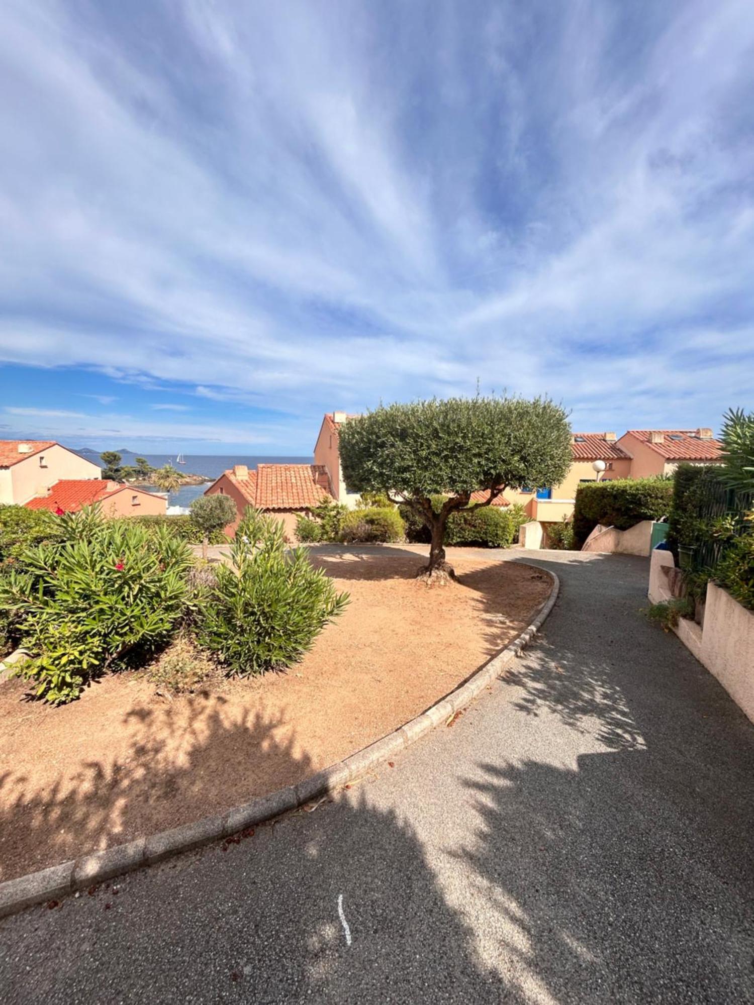 Appart Le Grand Bleu Saint Aygulf Frejus Exterior photo